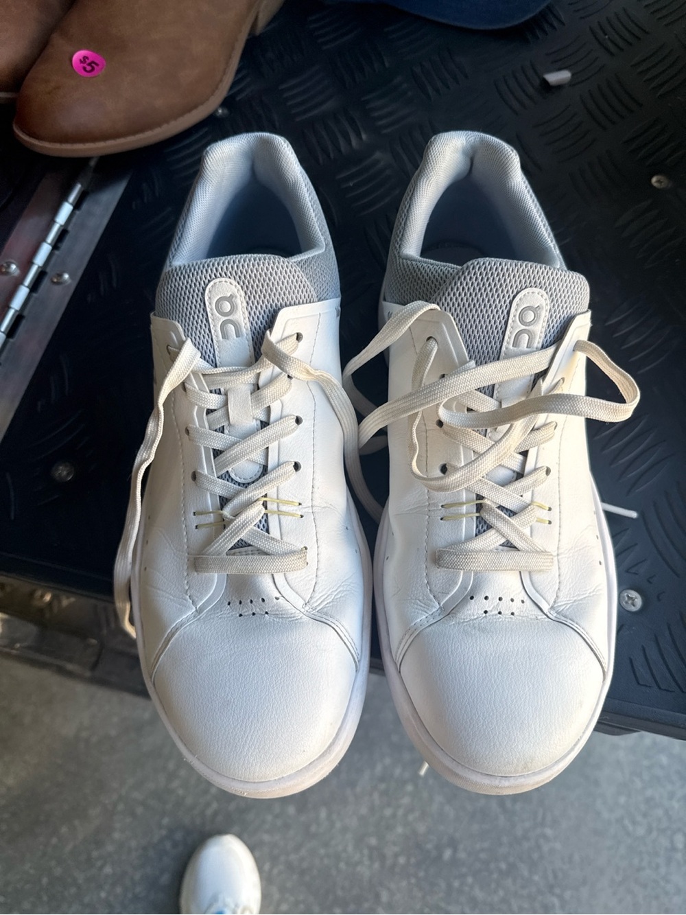 On The Roger Advantage Sneakers Women’s 10.5 White Gray Neon Yellow al and smart